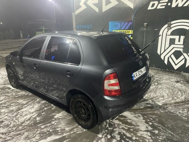 Серый Шкода Фабия, объемом двигателя 1.2 л и пробегом 145 тыс. км за 3900 $, фото 13 на Automoto.ua