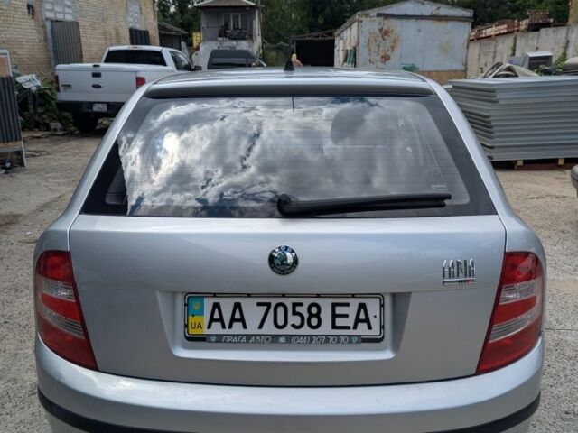 Серый Шкода Фабия, объемом двигателя 1.2 л и пробегом 101 тыс. км за 4500 $, фото 4 на Automoto.ua