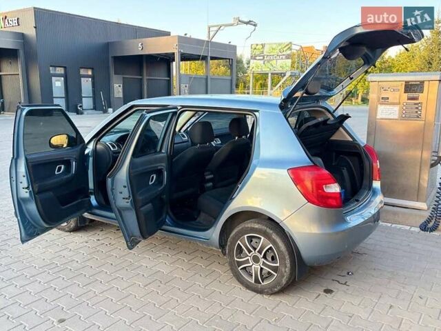 Серый Шкода Фабия, объемом двигателя 1.2 л и пробегом 181 тыс. км за 4500 $, фото 13 на Automoto.ua