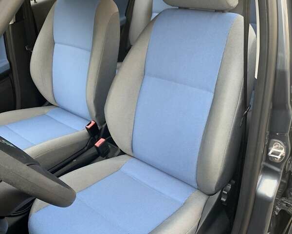 Серый Шкода Фабия, объемом двигателя 1.2 л и пробегом 80 тыс. км за 4700 $, фото 10 на Automoto.ua