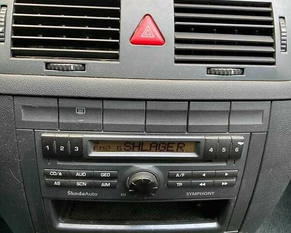 Шкода Фабия 2007 в Каменское - Днепродзержинск на Automoto.ua Серый Шкода Фабия, объемом двигателя 1.2 л и пробегом 122 тыс. км за 4923 $, фото 4 на Automoto.ua