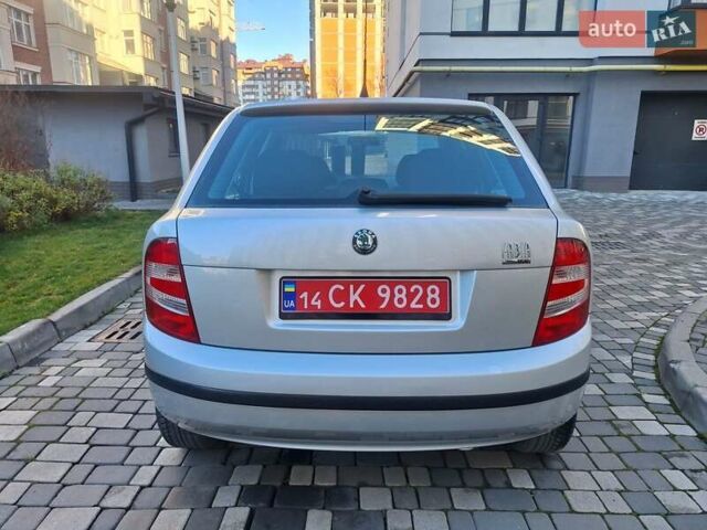 Серый Шкода Фабия, объемом двигателя 1.4 л и пробегом 116 тыс. км за 4650 $, фото 21 на Automoto.ua