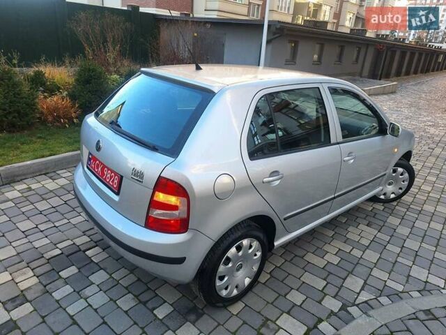 Серый Шкода Фабия, объемом двигателя 1.4 л и пробегом 116 тыс. км за 4650 $, фото 12 на Automoto.ua