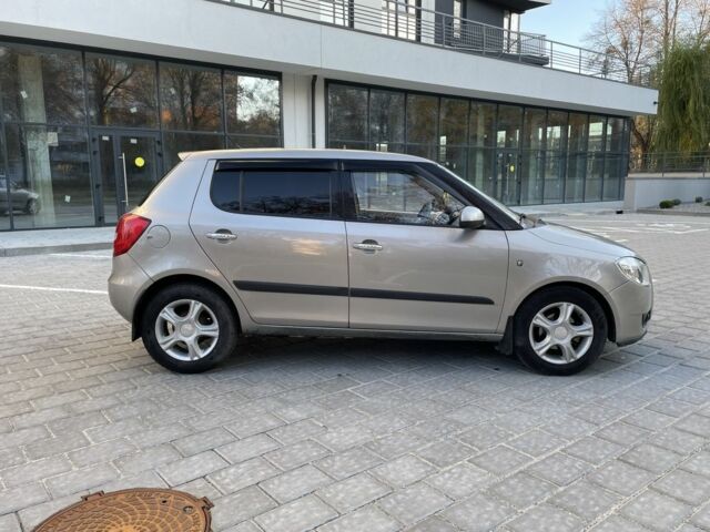 Сірий Шкода Фабія, об'ємом двигуна 1.4 л та пробігом 260 тис. км за 4299 $, фото 2 на Automoto.ua