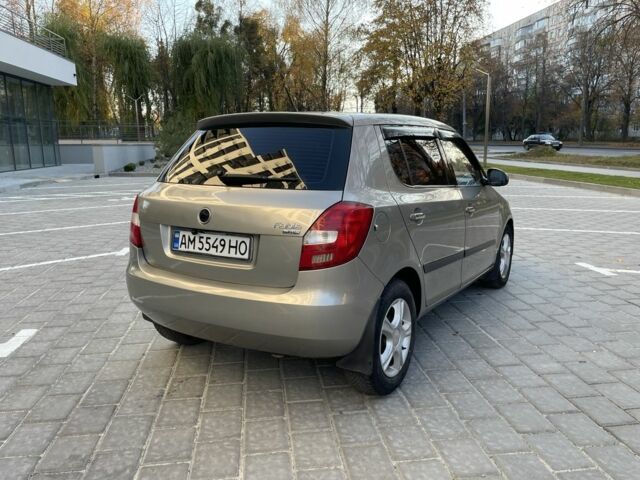 Сірий Шкода Фабія, об'ємом двигуна 1.4 л та пробігом 260 тис. км за 4299 $, фото 3 на Automoto.ua