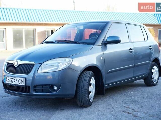 Серый Шкода Фабия, объемом двигателя 1.39 л и пробегом 211 тыс. км за 3900 $, фото 6 на Automoto.ua
