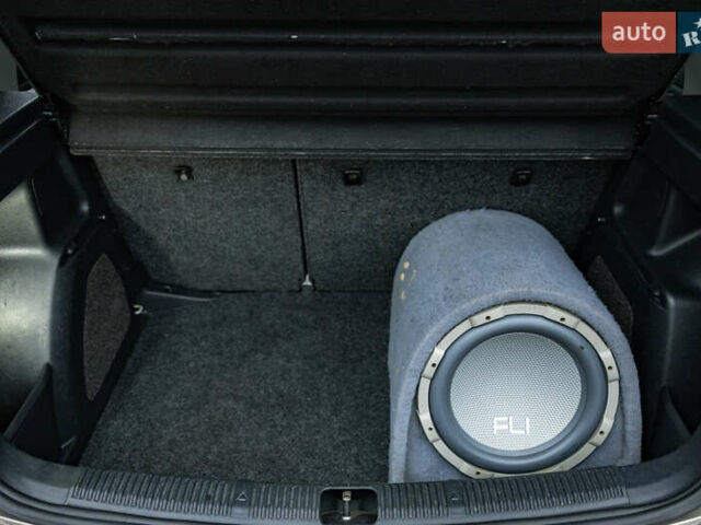 Серый Шкода Фабия, объемом двигателя 1.39 л и пробегом 204 тыс. км за 4900 $, фото 14 на Automoto.ua