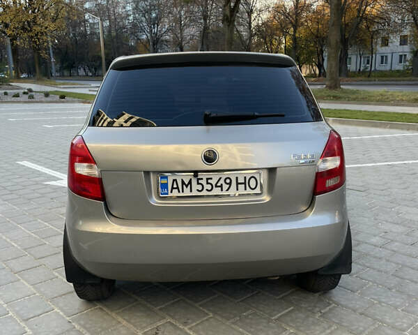 Сірий Шкода Фабія, об'ємом двигуна 1.4 л та пробігом 260 тис. км за 4299 $, фото 6 на Automoto.ua