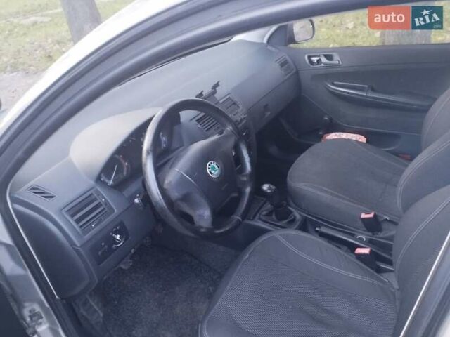 Серый Шкода Фабия, объемом двигателя 1.2 л и пробегом 399 тыс. км за 2200 $, фото 4 на Automoto.ua