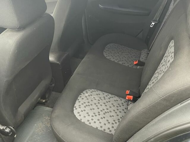 Серый Шкода Фабия, объемом двигателя 1.2 л и пробегом 145 тыс. км за 3900 $, фото 6 на Automoto.ua