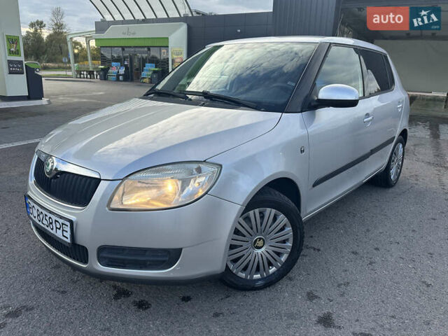 Серый Шкода Фабия, объемом двигателя 1.6 л и пробегом 236 тыс. км за 4850 $, фото 23 на Automoto.ua