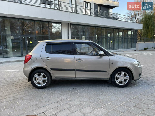 Сірий Шкода Фабія, об'ємом двигуна 1.4 л та пробігом 260 тис. км за 4299 $, фото 3 на Automoto.ua