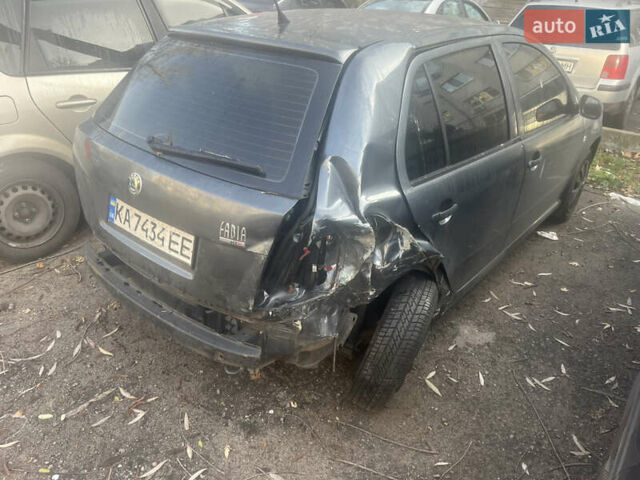 Сірий Шкода Фабія, об'ємом двигуна 1.2 л та пробігом 223 тис. км за 1200 $, фото 1 на Automoto.ua