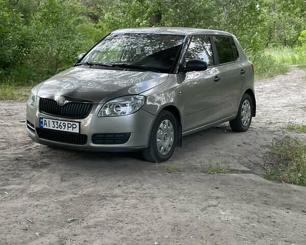 Сірий Шкода Фабія, об'ємом двигуна 1.2 л та пробігом 286 тис. км за 4000 $, фото 1 на Automoto.ua