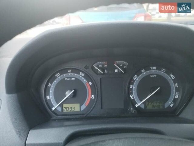 Серый Шкода Фабия, объемом двигателя 1.2 л и пробегом 399 тыс. км за 2200 $, фото 3 на Automoto.ua