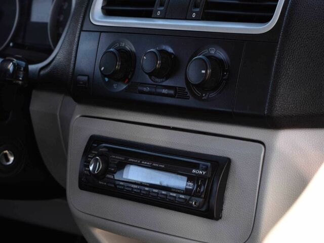 Серый Шкода Фабия, объемом двигателя 1.4 л и пробегом 201 тыс. км за 5450 $, фото 12 на Automoto.ua