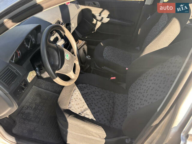 Шкода Фабия 2007 в Харькове на Automoto.ua Серый Шкода Фабия, объемом двигателя 1.2 л и пробегом 193 тыс. км за 4200 $, фото 4 на Automoto.ua