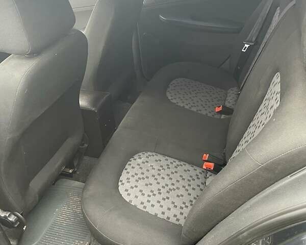 Сірий Шкода Фабія, об'ємом двигуна 1.2 л та пробігом 145 тис. км за 3900 $, фото 5 на Automoto.ua