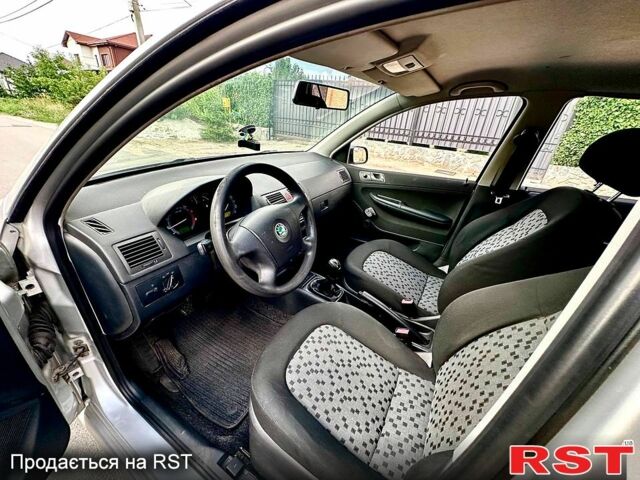 Сірий Шкода Фабія, об'ємом двигуна 1.2 л та пробігом 160 тис. км за 3650 $, фото 8 на Automoto.ua