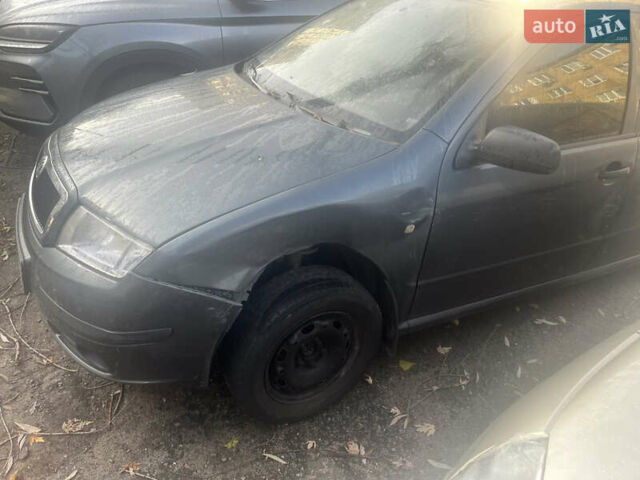 Сірий Шкода Фабія, об'ємом двигуна 1.2 л та пробігом 223 тис. км за 1200 $, фото 5 на Automoto.ua