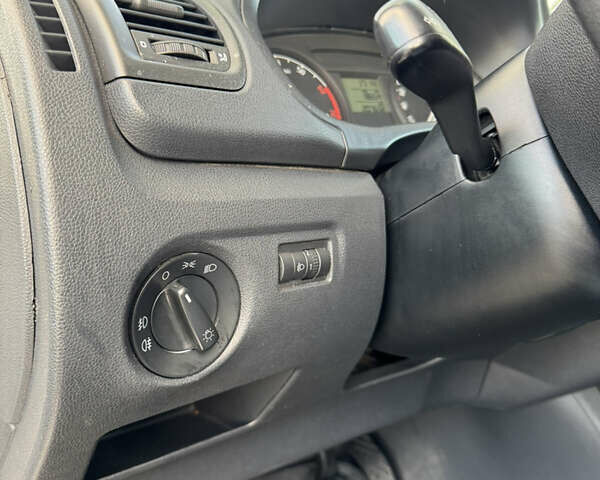 Сірий Шкода Фабія, об'ємом двигуна 1.2 л та пробігом 206 тис. км за 4700 $, фото 13 на Automoto.ua