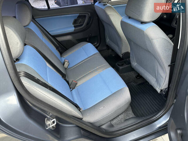 Серый Шкода Фабия, объемом двигателя 1.2 л и пробегом 179 тыс. км за 4299 $, фото 18 на Automoto.ua