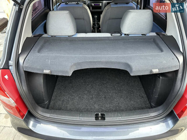 Серый Шкода Фабия, объемом двигателя 1.2 л и пробегом 179 тыс. км за 4299 $, фото 30 на Automoto.ua