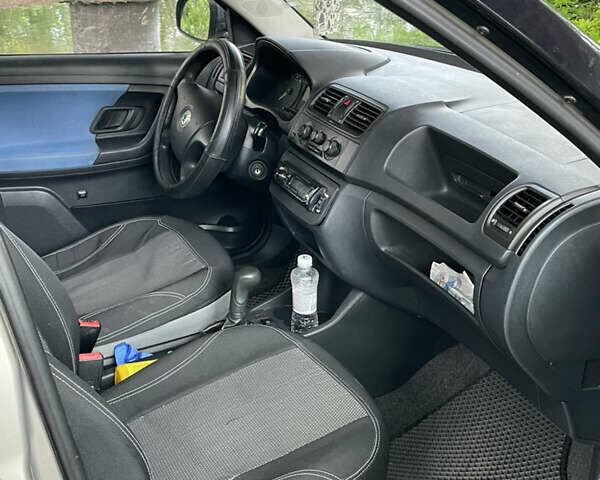 Сірий Шкода Фабія, об'ємом двигуна 1.2 л та пробігом 286 тис. км за 4000 $, фото 6 на Automoto.ua