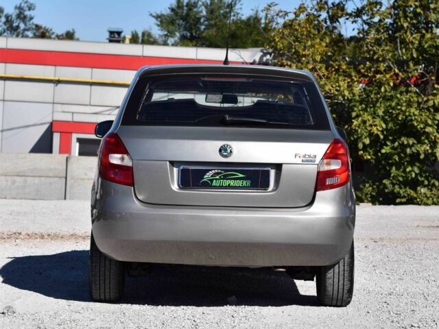 Серый Шкода Фабия, объемом двигателя 1.4 л и пробегом 201 тыс. км за 5450 $, фото 3 на Automoto.ua