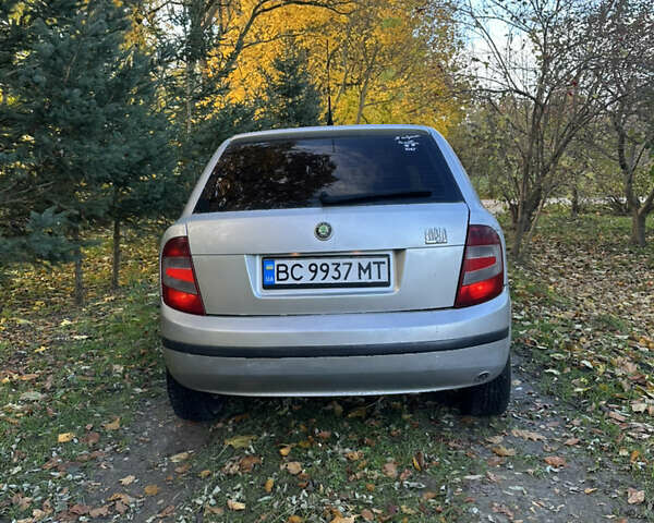 Серый Шкода Фабия, объемом двигателя 1.2 л и пробегом 350 тыс. км за 2400 $, фото 4 на Automoto.ua