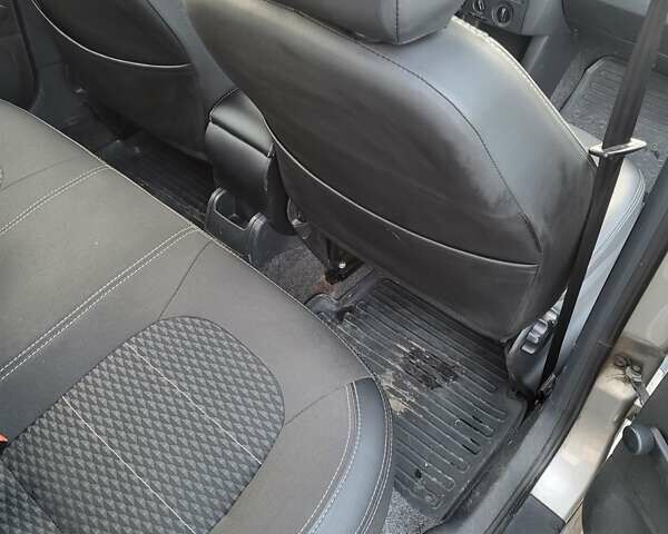 Шкода Фабія 2007 у Краматорске на Automoto.ua Сірий Шкода Фабія, об'ємом двигуна 1.2 л та пробігом 95 тис. км за 5350 $, фото 5 на Automoto.ua