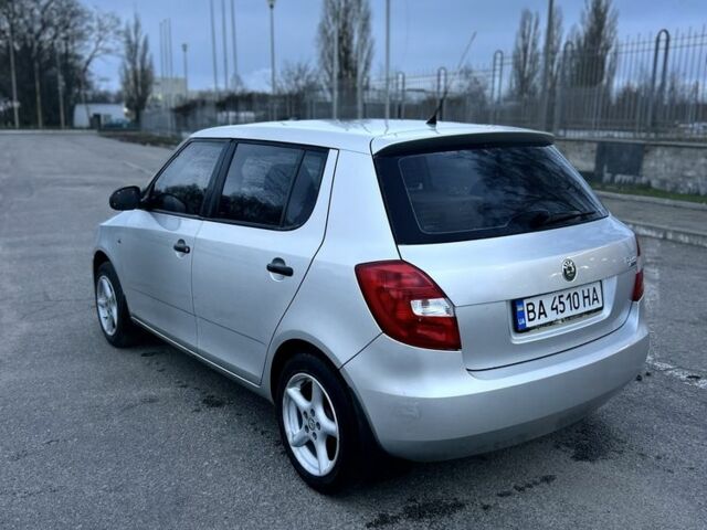 Сірий Шкода Фабія, об'ємом двигуна 1.2 л та пробігом 198 тис. км за 3999 $, фото 3 на Automoto.ua
