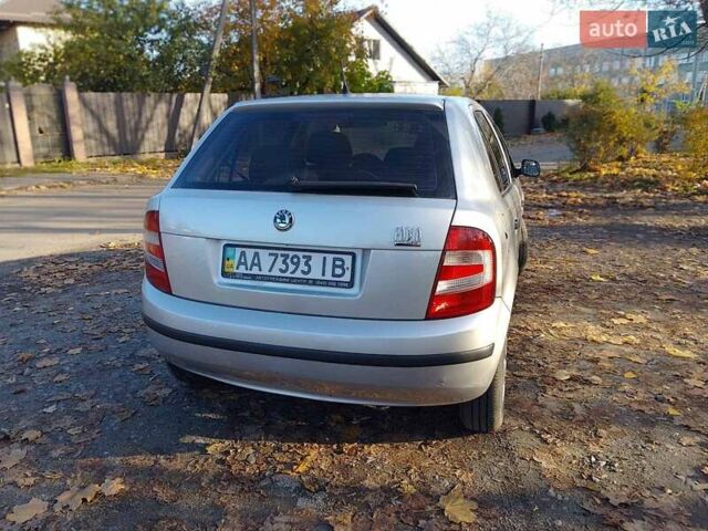 Шкода Фабия 2007 в Сквира на Automoto.ua Серый Шкода Фабия, объемом двигателя 1.2 л и пробегом 202 тыс. км за 3750 $, фото 4 на Automoto.ua