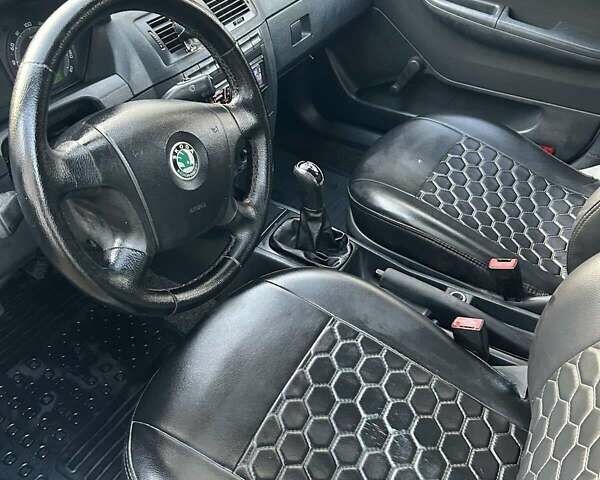 Серый Шкода Фабия, объемом двигателя 1.2 л и пробегом 195 тыс. км за 2850 $, фото 5 на Automoto.ua