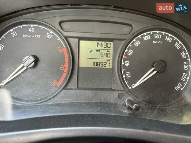 Сірий Шкода Фабія, об'ємом двигуна 1.2 л та пробігом 189 тис. км за 4200 $, фото 5 на Automoto.ua