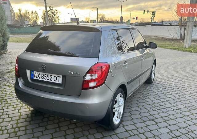 Серый Шкода Фабия, объемом двигателя 1.6 л и пробегом 198 тыс. км за 5900 $, фото 4 на Automoto.ua