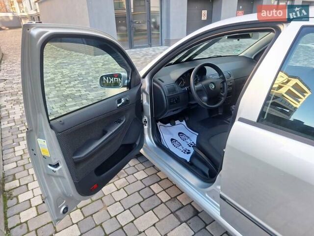 Серый Шкода Фабия, объемом двигателя 1.4 л и пробегом 116 тыс. км за 4650 $, фото 46 на Automoto.ua