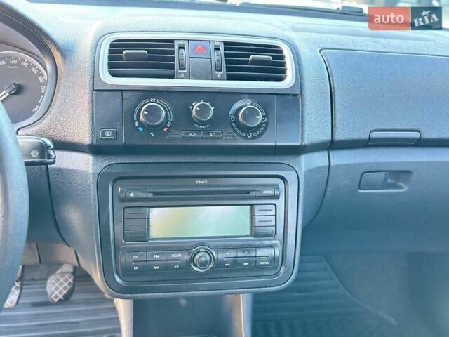 Серый Шкода Фабия, объемом двигателя 1.2 л и пробегом 181 тыс. км за 4500 $, фото 14 на Automoto.ua