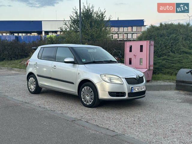 Серый Шкода Фабия, объемом двигателя 1.6 л и пробегом 236 тыс. км за 4850 $, фото 1 на Automoto.ua