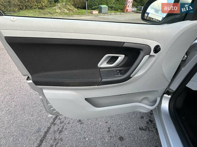 Серый Шкода Фабия, объемом двигателя 1.6 л и пробегом 236 тыс. км за 4850 $, фото 28 на Automoto.ua