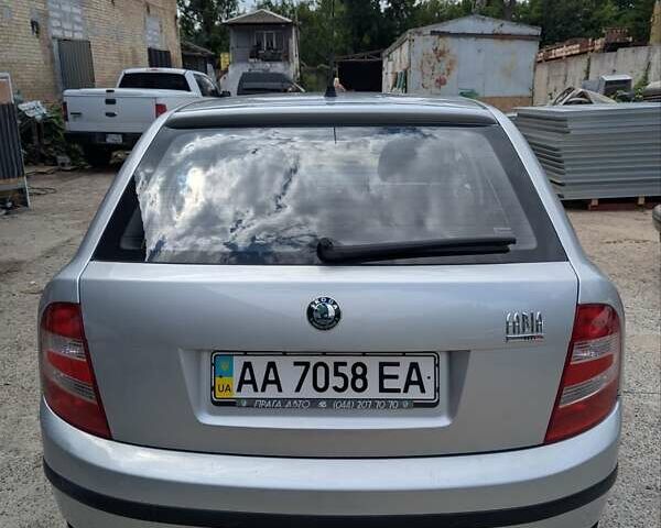 Шкода Фабия 2007 в Киеве на Automoto.ua Серый Шкода Фабия, объемом двигателя 1.2 л и пробегом 101 тыс. км за 4800 $, фото 5 на Automoto.ua