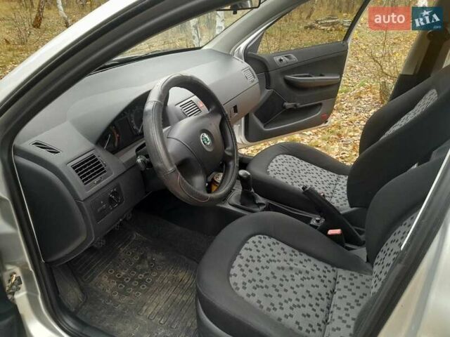 Серый Шкода Фабия, объемом двигателя 1.2 л и пробегом 202 тыс. км за 3700 $, фото 8 на Automoto.ua