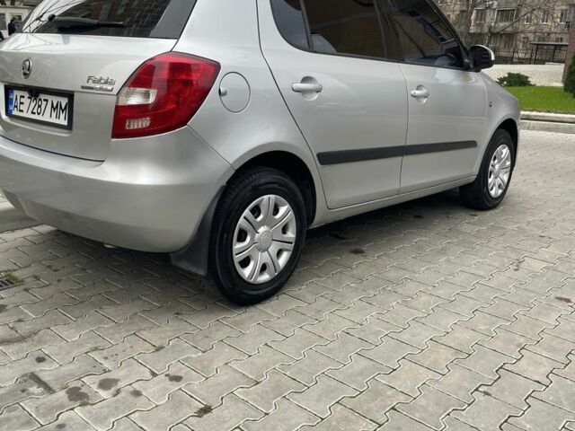 Серый Шкода Фабия, объемом двигателя 1.4 л и пробегом 208 тыс. км за 5500 $, фото 2 на Automoto.ua