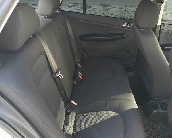 Сірий Шкода Фабія, об'ємом двигуна 1.39 л та пробігом 209 тис. км за 5400 $, фото 42 на Automoto.ua