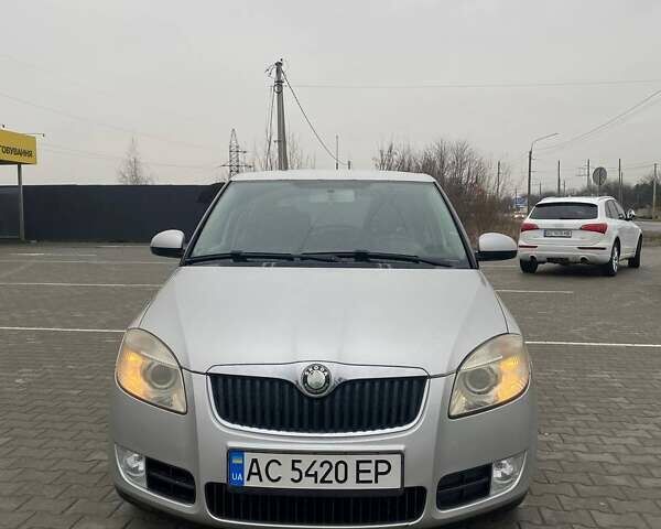 Серый Шкода Фабия, объемом двигателя 1.39 л и пробегом 360 тыс. км за 5000 $, фото 4 на Automoto.ua