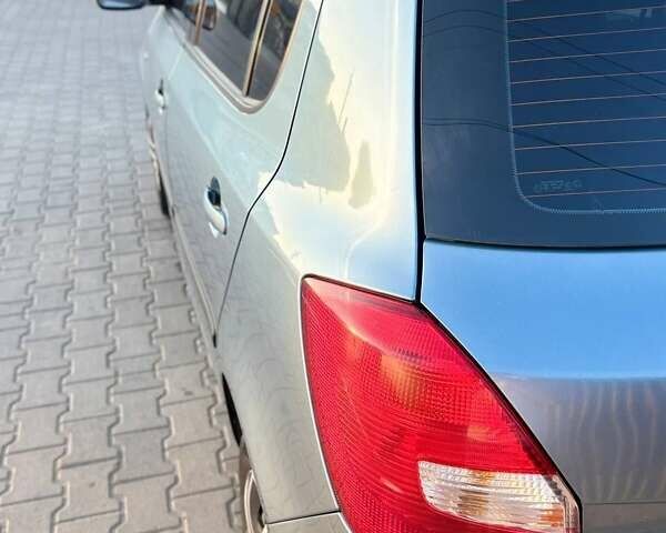 Серый Шкода Фабия, объемом двигателя 1.2 л и пробегом 181 тыс. км за 4500 $, фото 6 на Automoto.ua