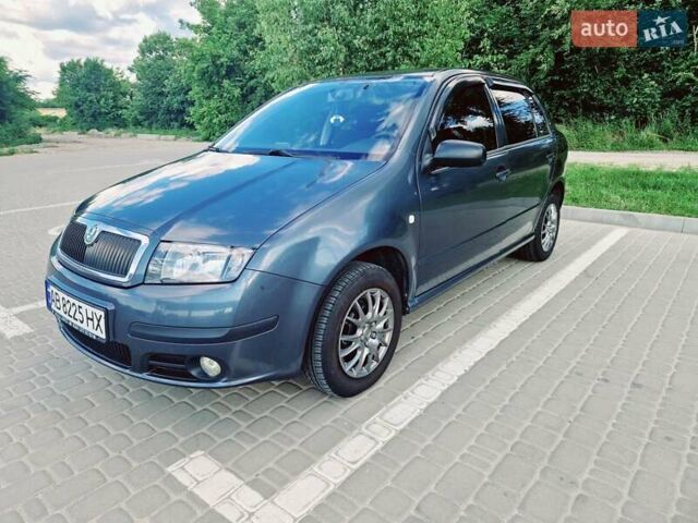 Серый Шкода Фабия, объемом двигателя 1.2 л и пробегом 158 тыс. км за 4100 $, фото 3 на Automoto.ua
