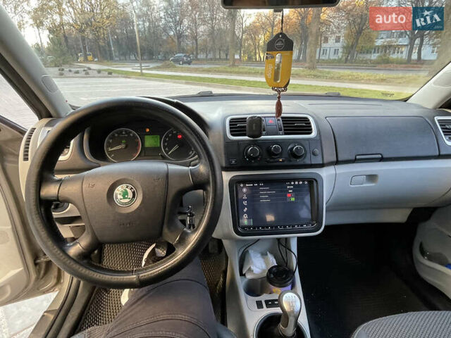 Сірий Шкода Фабія, об'ємом двигуна 1.4 л та пробігом 260 тис. км за 4299 $, фото 13 на Automoto.ua