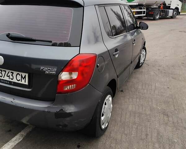 Сірий Шкода Фабія, об'ємом двигуна 1.4 л та пробігом 211 тис. км за 3900 $, фото 4 на Automoto.ua