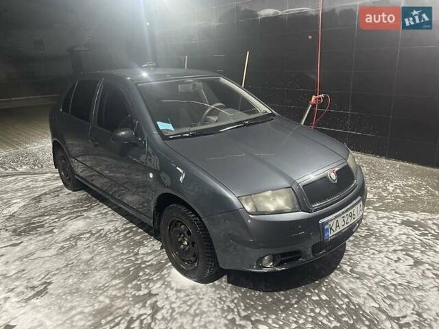 Сірий Шкода Фабія, об'ємом двигуна 1.2 л та пробігом 145 тис. км за 3900 $, фото 16 на Automoto.ua